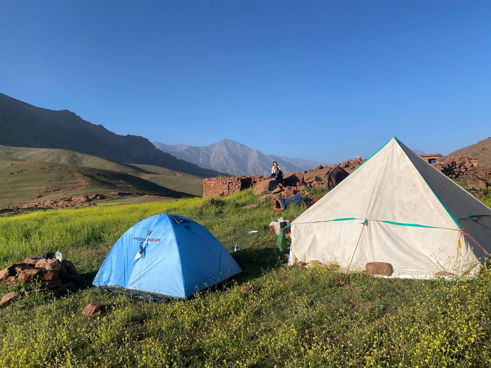  Campement provisoire en plein air